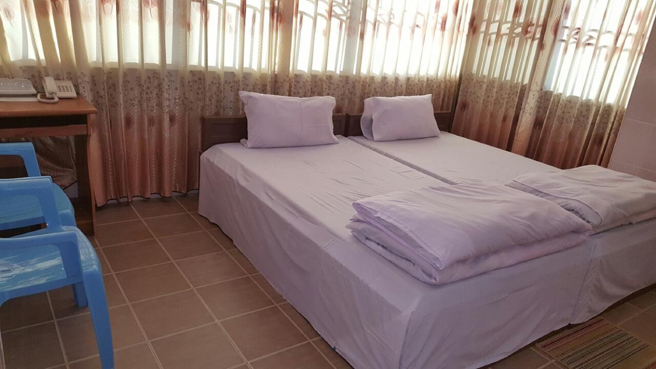Red Dragon Hotel Hsipaw Exterior foto